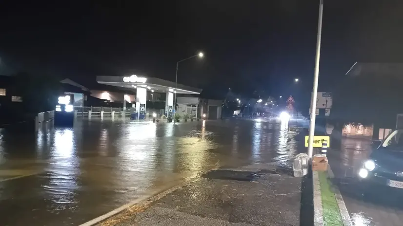 Maltempo, allagata via Roma a Iseo