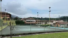 Uno dei campi da tennis della parrocchia - © www.giornaledibrescia.it