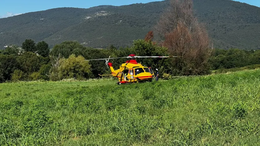 L'elisoccorso che ha trasportato l'uomo al Civile - © www.giornaledibrescia.it