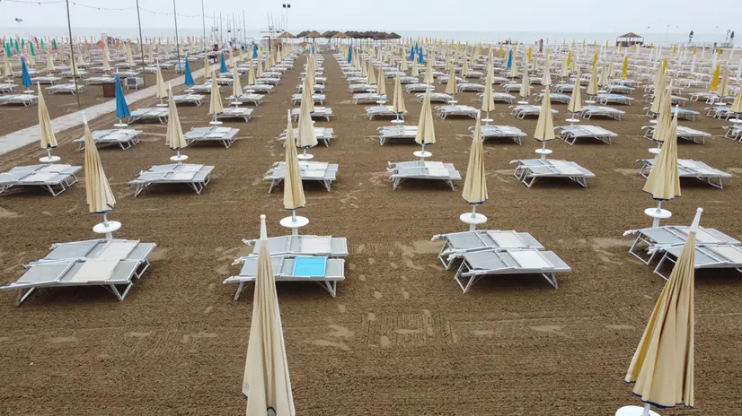 Rimini 20.05.2023 spiagge pronte per la riapertura