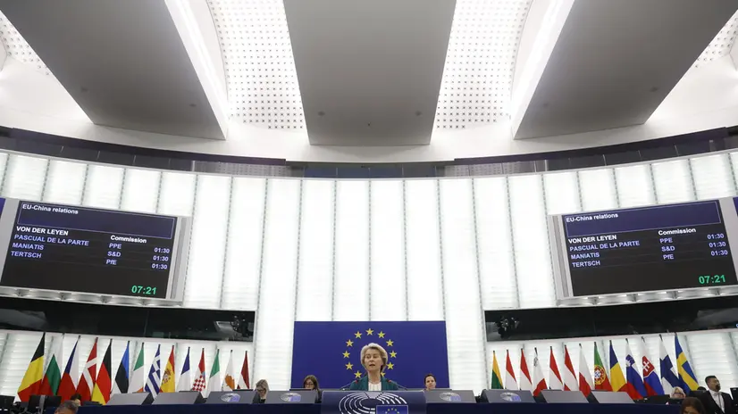 epa12223837 European Commission President Ursula von der Leyen delivers a speech during preparation for the 2025 EU-China summit at the European Parliament in Strasbourg, France, 08 July 2025. EPA/Guillaume Horcajuelo