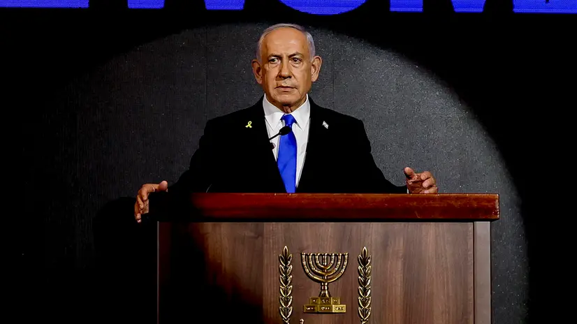 epa12298677 Israeli Prime Minister Benjamin Netanyahu delivers a speech during the U.S. Independence Day reception hosted by Newsmax, at the Waldorf Astoria Hotel in Jerusalem, 13 August 2025. Newsmax holds the reception annually to celebrate ties between the United States and Israel. EPA/Ronen Zvulun / POOL