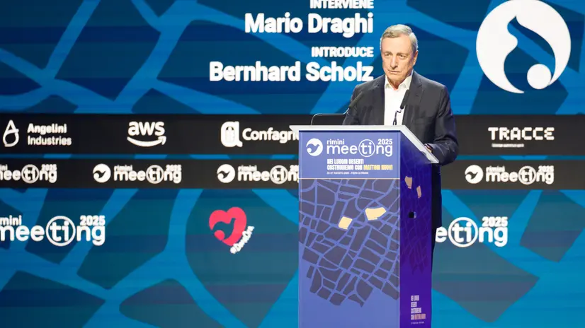 Mario Draghi già presidente del Consiglio dei Ministri alla 46esima edizione del Meeting per l'amicizia fra i popoli, la kermesse organizzata dal movimento di Comunione e Liberazione. Rimini, 22 agosto 2025. ANSA/ Foto Dorin Mihai, Pasquale Bove EN: Mario Draghi, former Italy Prime Minister, at the 46th Meeting for Friendship Among Peoples, the event organized by the Communion and Liberation movement. Rimini (IT), August 22, 2025. ANSA/ Ph Dorin Mihai, Pasquale Bove