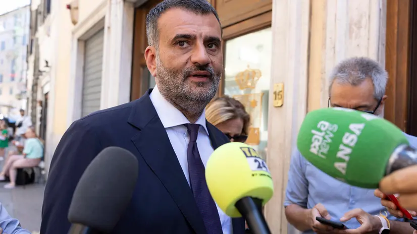 Antonio Decaro, entra nella sede del PD in occasione dell assemblea dei nuovi parlamentari europei. Roma, 14 giugno 2024 ANSA/MASSIMO PERCOSSI