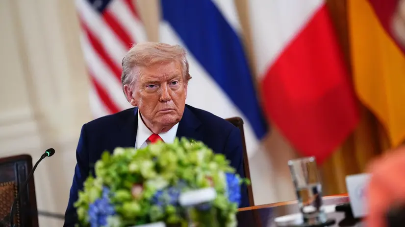 epa12308672 United States President Donald J Trump participates in a Multilateral Meeting with European Leaders in the East Room of the White House in Washington, DC, USA, 18 August 2025. European Leaders are at the White House in support of President Zelenskyy following President Trump’s meeting with President Vladimir Putin of Russia in Anchorage, Alaska, USA, on August 15, 2025. EPA/AARON SCHWARTZ / POOL