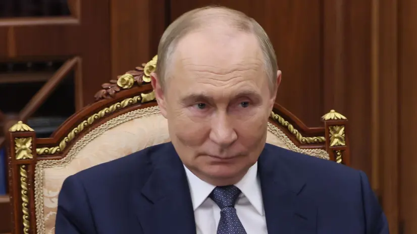 epa12312052 Russian President Vladimir Putin meets with Acting Governor of the Jewish Autonomous Region Maria Kostyuk at the Kremlin in Moscow, Russia, 20 August 2025. EPA/VYACHESLAV PROKOFYEV / SPUTNIK / KREMLIN POOL MANDATORY CREDIT