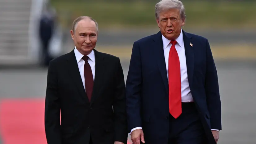 epa12303495 US President Donald Trump (R) welcomes Russian President Vladimir Putin, as they meet to negotiate at Joint Base Elmendorf-Richardson in Anchorage, Alaska, USA, 15 August 2025. EPA/SERGEY BOBYLEV/SPUTNIK/KREMLIN POOL MANDATORY CREDIT