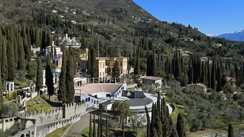 Il suggestivo anfiteatro  in uno scatto di Augusto Rizza
