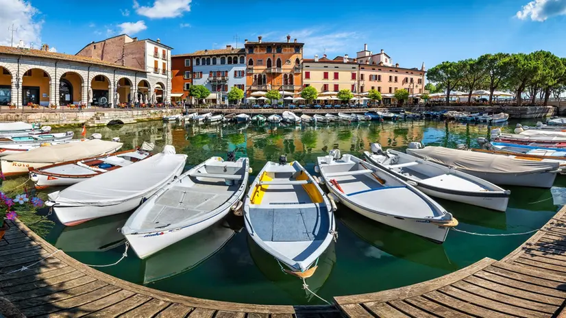Il Porto Vecchio di Desenzano prima tappa del viaggio