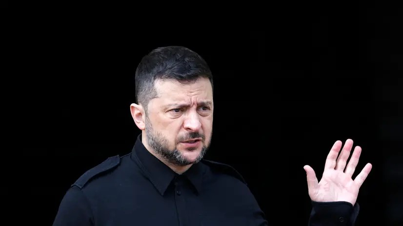 epa12319712 Ukrainian President Volodymyr Zelensky gestures before his meeting with Canadian Prime Minister Mark Carney in Kyiv, Ukraine, 24 August 2025. Mark Carney arrived in Kyiv to meet with top Ukrainian officials, as Ukraine marks Independence Day amid the ongoing Russian invasion. EPA/SERGEY DOLZHENKO