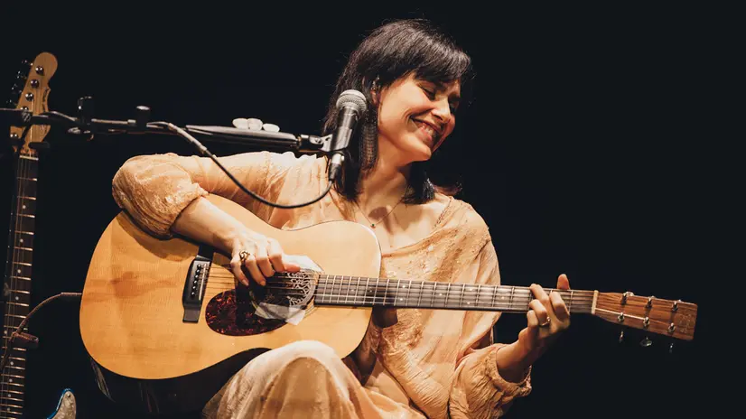 La cantante Erica Mou - Foto Virginia Bettoja