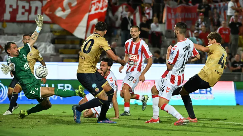Il gol annullato a Scanzi - Foto ufficio stampa Lumezzane © www.giornaledibrescia.it