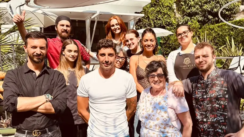 Elodie e Iannone al ristorante La Foresta