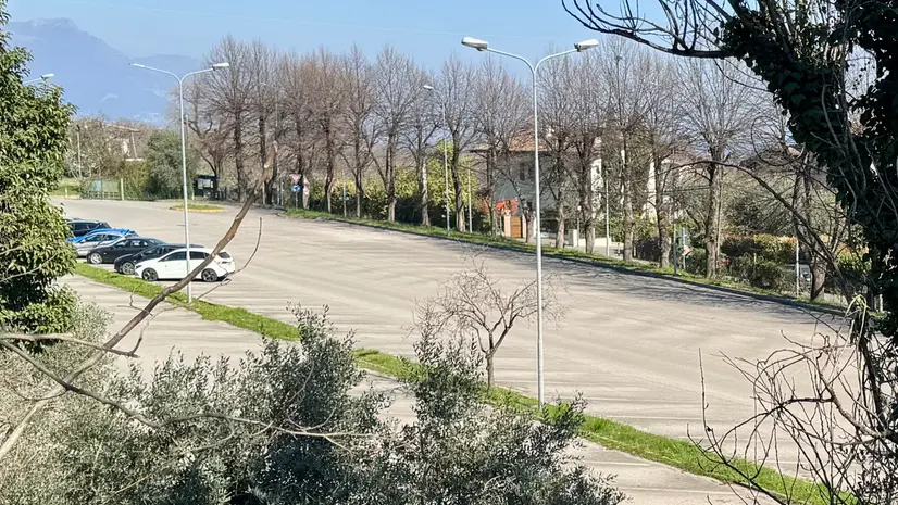 Il parcheggio dell'Ospedale a Desenzano - © www.giornaledibrescia.it
