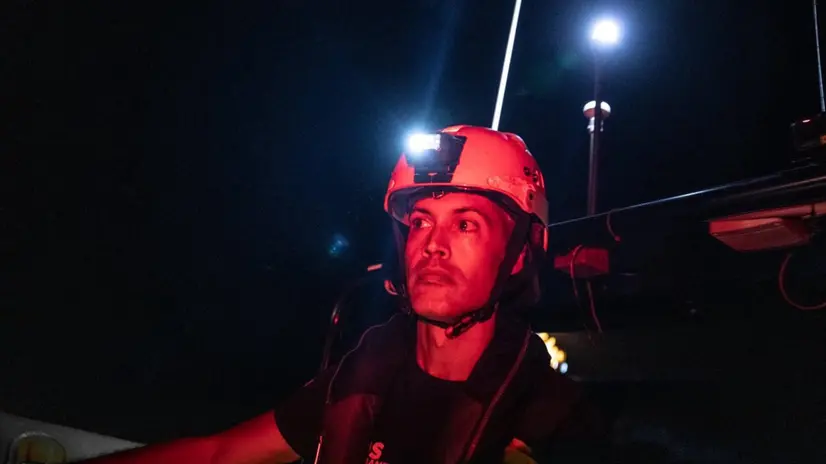 La notte scorsa la nave Ocean Viking ha soccorso un'imbarcazione in gomma nelle acque internazionali davanti alla Libia. "Abbiamo salvato 47 persone tra cui 9 minori non accompagnati - scrive Sos Mediterranee su X -. Molti di loro fuggono dalla guerra in Sudan. Le autorità italiane hanno assegnato Marina di Carrara come porto di sbarco. 1.300 km lontano dall'area del salvataggio e 3 giorni e mezzo di navigazione in più che terranno la nostra nave lontana dal Mediterraneo". X SOS MEDITERRANEE ITA +++ ATTENZIONE LA FOTO NON PUO' ESSERE PUBBLICATA O RIPRODOTTA SENZA L'AUTORIZZAZIONE DELLA FONTE DI ORIGINE CUI SI RINVIA+++ NPK +++
