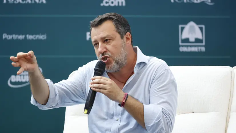 Il ministro delle Infrastrutture e leader della Lega, Matteo Salvini, durante l'incontro che lo vede ospite de La Versiliana a Marina di Pietrasanta (Lucca), 11 agosto 2025. ANSA/ENRICO MATTIA DEL PUNTA