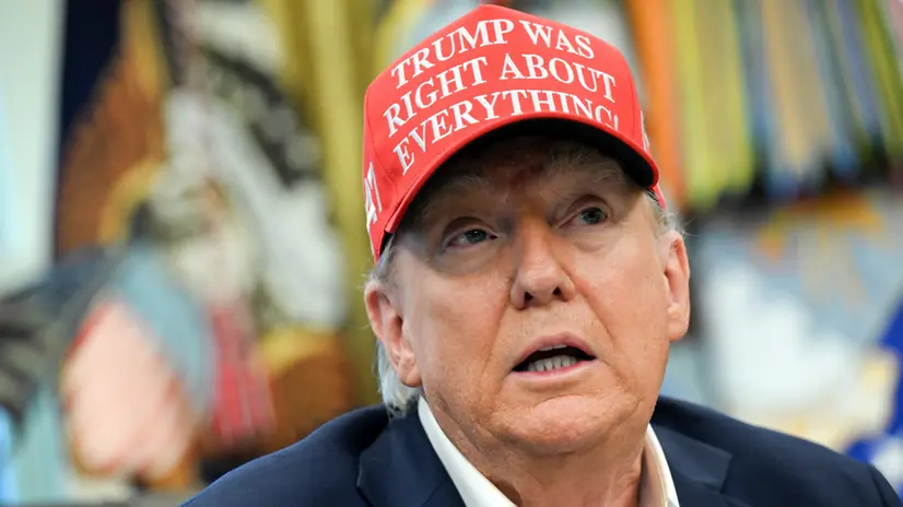 epa12317177 US President Donald Trump announces the 2026 FIFA World Cup draw will be held at the Kennedy Center in December 2025, in the Oval Office of the White House in Washington, DC, USA, 22 August 2025. The 2026 FIFA World Cup, coming to North America next summer will be the first World Cup with three host countries in the U.S., Canada and Mexico, and it will be the first to feature a 48-team field. EPA/ANNABELLE GORDON / POOL