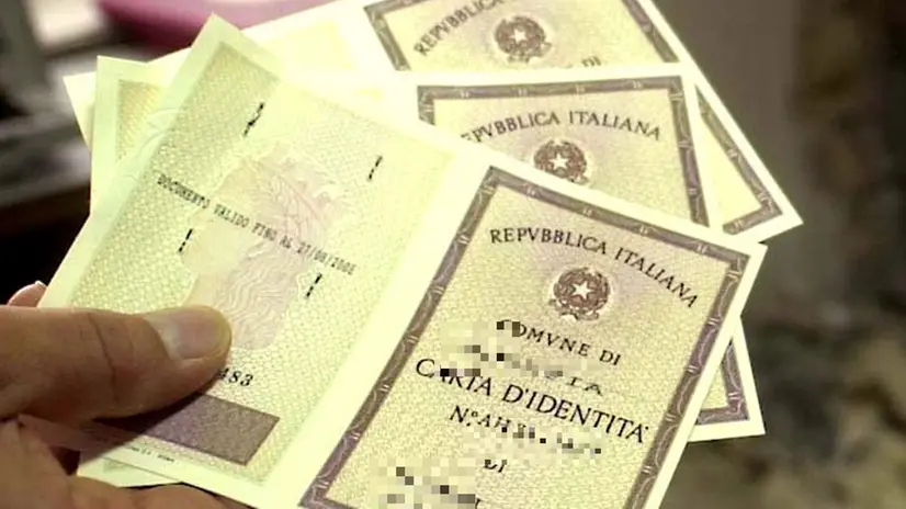 Documenti d'identità cartacei