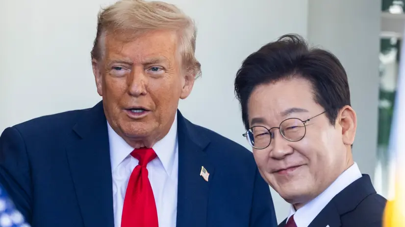 epa12321909 US President Donald Trump (L) greets South Korean President Lee Jae-myung (R) at the West Wing of the White House in Washington, DC, USA, 25 August 2025. Lee and Trump are expected to discuss reinforcing their 71-year-old military alliance, including the construction of new US shipyards. EPA/JIM LO SCALZO