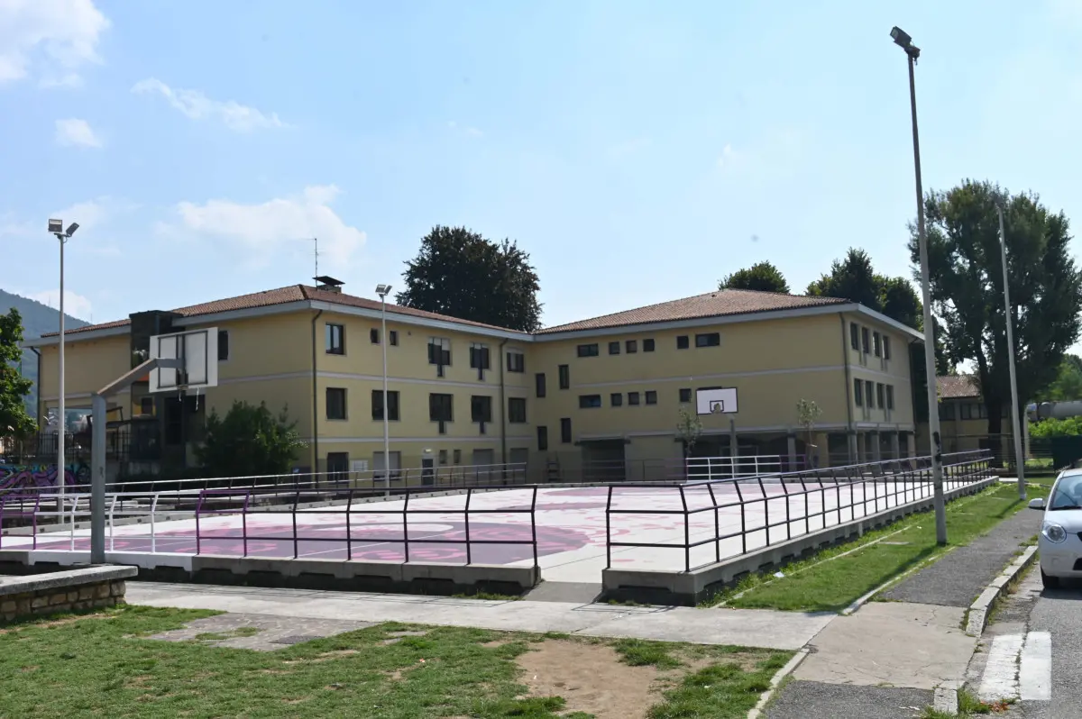 Le scuole Ungaretti, Carducci e il plesso scolastico di via Raffaello
