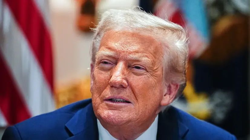 epa12324605 United States President Donald J Trump chairs a Cabinet meeting in the Cabinet Room of the White House in Washington, DC, USA, 26 August 2025. EPA/AARON SCHWARTZ / POOL