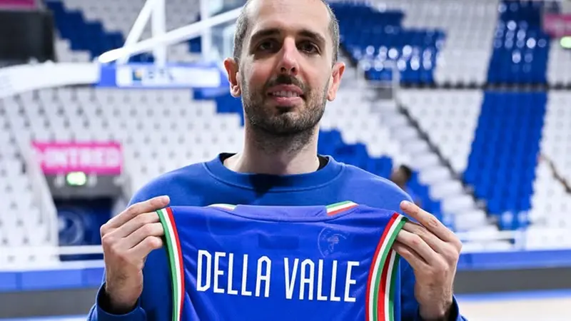 Della Valle con la maglia della Nazionale 3x3