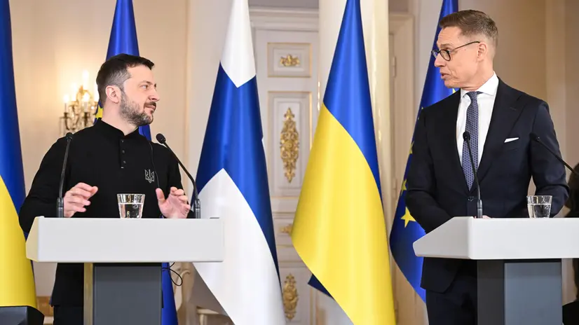 epa11973345 Finland's President Alexander Stubb (R) and Ukraine's President Volodymyr Zelensky (L) hold a joint press conference following their talks during the latter's official visit to Helsinki, Finland, 19 March 2025. EPA/KIMMO BRANDT