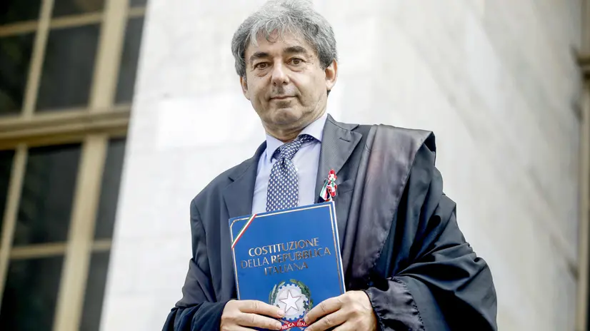 Cesare Parodi, presidente Anm, partecipa alla protesta di Anm contro la riforma Nordio davanti all’ingresso di Palazzo di Giustizia a Milano, 10 giugno 2025. ANSA/MOURAD BALTI TOUATI