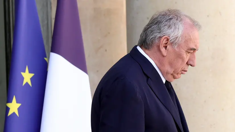 epa12326058 French Prime Minister Francois Bayrou leaves the Elysee Palace following a cabinet meeting after holidays in Paris, France, 27 August 2025. EPA/TERESA SUAREZ