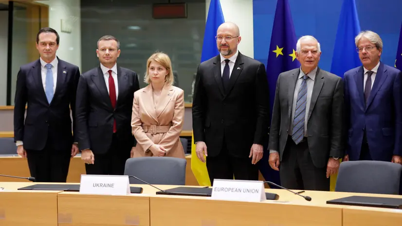 epa10161055 (L-R) Ukraine ambassador to the EU Vsevolod Chentsov, Ukraine Finance Minister Sergii Marchenko, Ukrainian Deputy Prime Minister for European and Euro-Atlantic integration Olga Stefanishyna, Ukrainian Prime Minister Denys Shmyhal, European Union for Foreign Affairs and Security Policy Josep Borrell, European Commissioner in charge Economy Paolo Gentiloni during a ceremony of signature of agreement in the field of Taxation at the start of a EU-Ukraine Association Council meeting in Brussels, Belgium, 05 September 2022. EPA/OLIVIER HOSLET