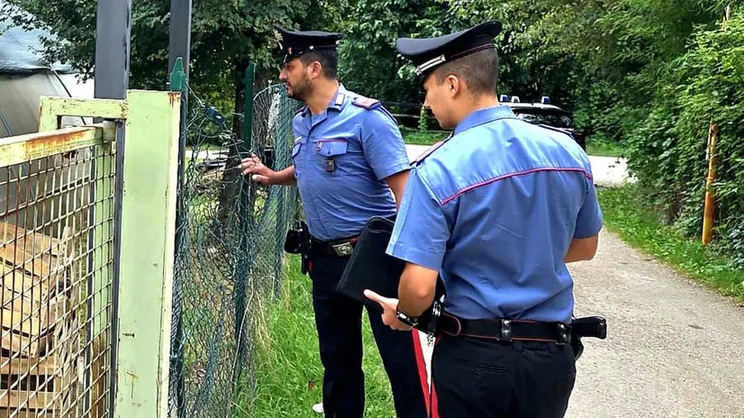 I carabinieri sul luogo del tentato furto - Foto Carabinieri © www.giornaledibrescia.it