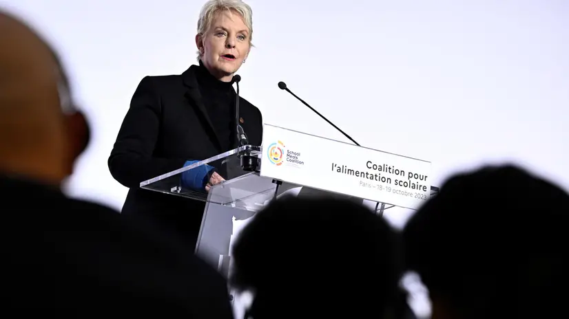 epa10925104 Executive Director of the World Food Programme, Cindy McCain, delivers a speech at the first meeting of the Global School Meals Coalition in Paris, France, 18 October 2023. The Global School Meals Coalition launched by the World Food Programme (WFP) aims to offer every child in the world access to the necessary school meals. EPA/JULIEN DE ROSA / POOL MAXPPP OUT