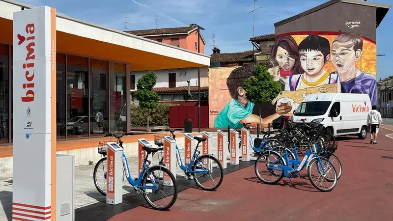 Una postazione di Bicimia - © www.giornaledibrescia.it