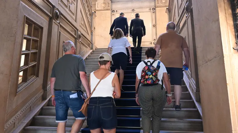 Lungo la scalinata della Loggia - Foto Gabriele Strada /Neg © www.giornaledibrescia.it