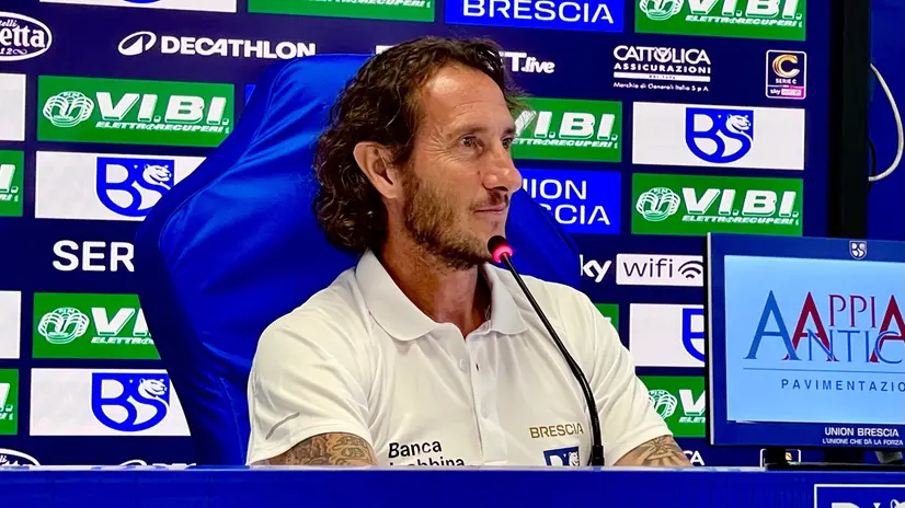 Mister Diana in conferenza stampa - © www.giornaledibrescia.it