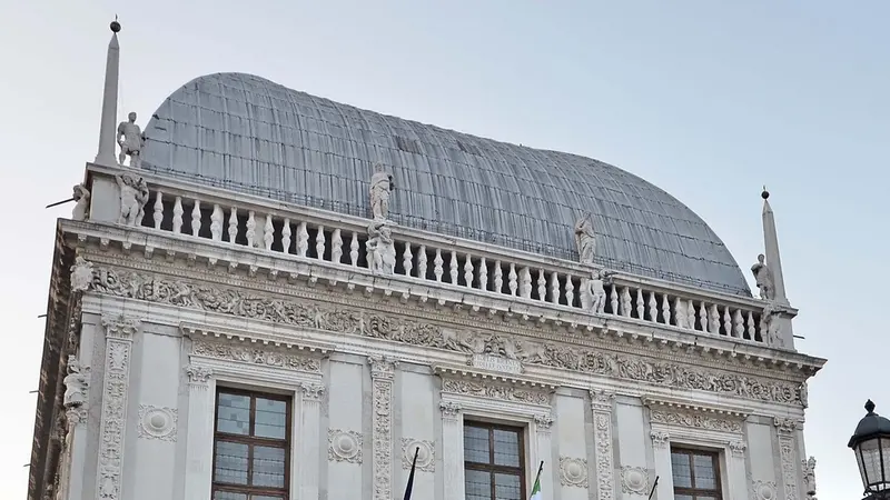La cupola di palazzo Loggia - © www.giornaledibrescia.it