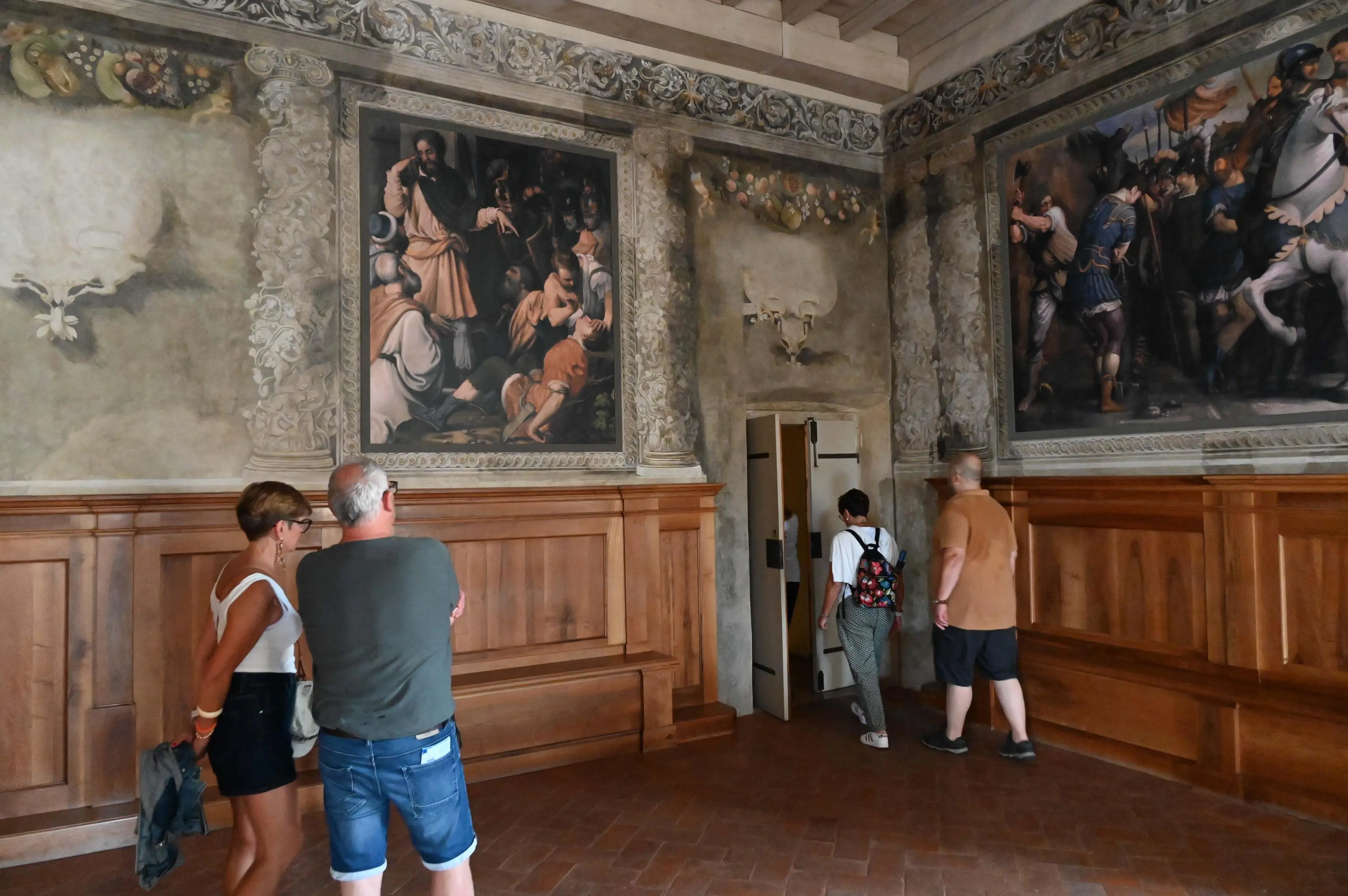 Turisti a Palazzo Loggia