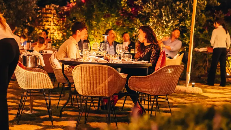 L'atmosfera di una serata all'Amalur di Ibiza © www.giornaledibrescia.it