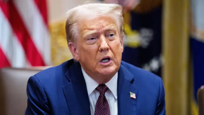 epa12324958 United States President Donald J Trump participates in a Cabinet Meeting in the Cabinet Room of the White House in Washington, DC, USA, 26 August 2025. EPA/AARON SCHWARTZ / POOL