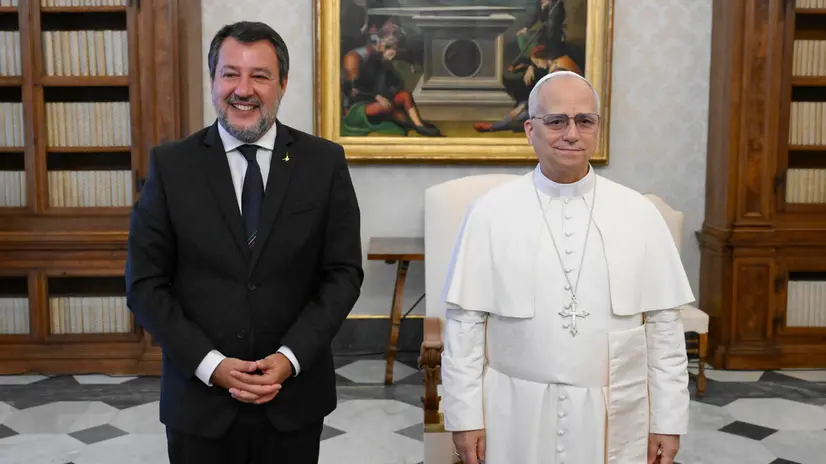 epa12332722 A handout picture provided by the Vatican Media shows Pope Leo XIV receiving in audience Italy's Deputy Prime Minister and Transport Minister, Matteo Salvini in Vatican City, 29 August 2025. EPA/VATICAN MEDIA HANDOUT HANDOUT EDITORIAL USE ONLY/NO SALES
