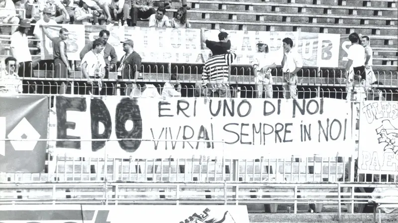 Uno striscione esposto dai tifosi il 3 settembre '95 in ricordo di Bortolotti - © www.giornaledibrescia.it
