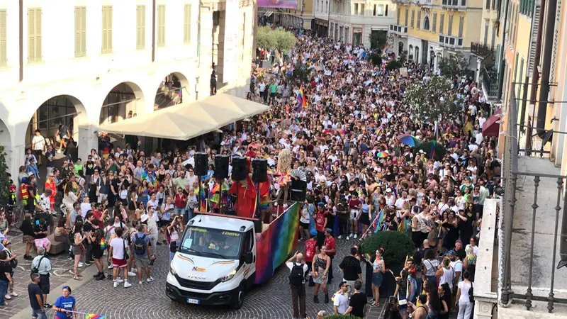 Uno scorcio del Brescia Pride 2024 - Foto Marco Ortogni-Benini/Neg © www.giornaledibrescia.it