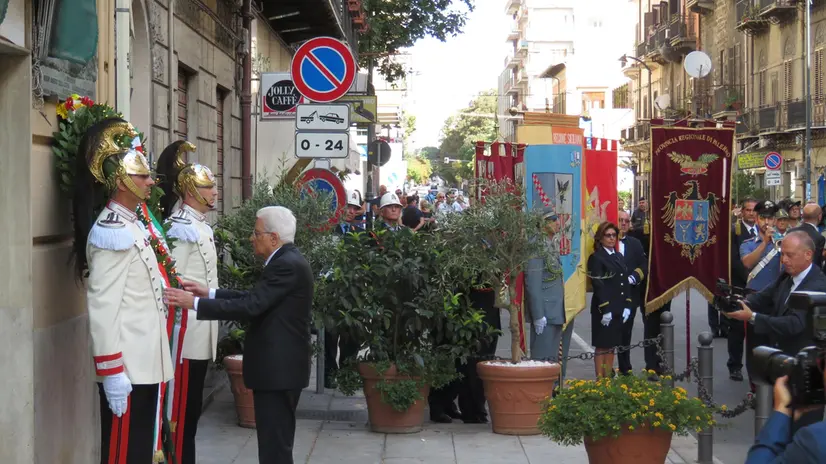Il presidente della Repubblica Sergio Mattarella alla commemorazione dell'uccisione del generale Carlo Alberto Dalla Chiesa, assassinato 35 anni fa (3 settembre 1982) dalla mafia insieme alla moglie Emanuela Setti Carraro e all'agente di polizia Domenico Russo, a Palermo 03 settembre 2017. ANSA/RUGGERO FARKAS