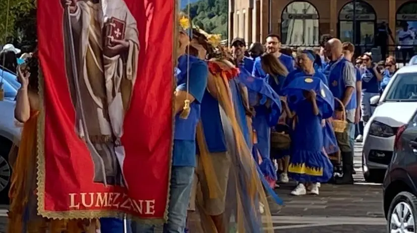 Una delle contrade che si sfidano nel palio di Sant'Apollonio © www.giornaledibrescia.it