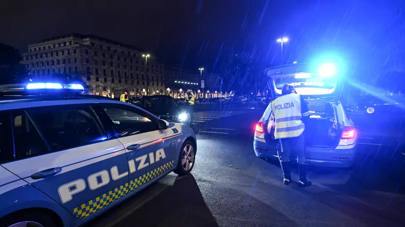 Controlli degli agenti della Polizia Stradale di Genova, dopo le novita' del Codice della Strada 2024. Genova, 19 dicembre 2024. ANSA/LUCA ZENNARO