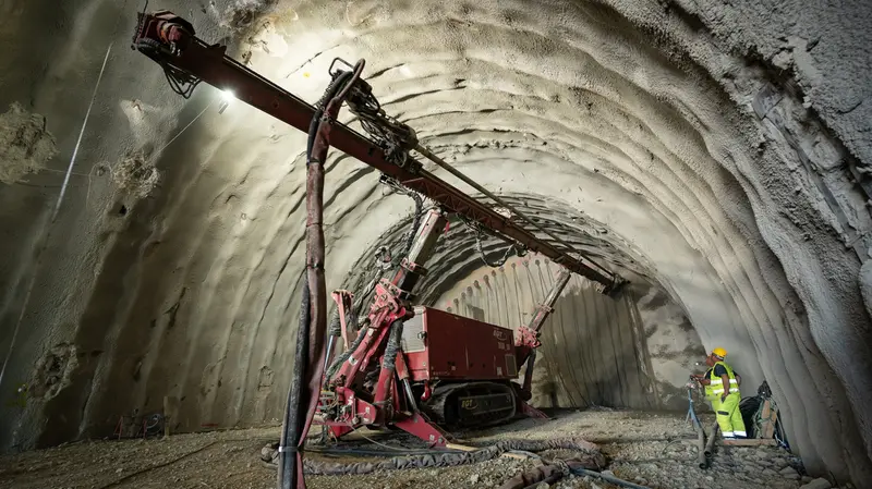 Gli scavi per l'autostrada della Valtrompia - © www.giornaledibrescia.it