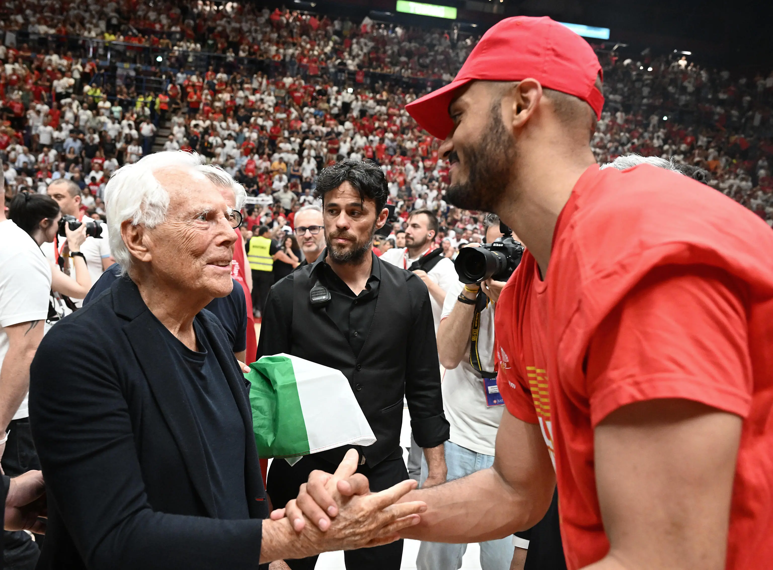 Addio a Giorgio Armani, le foto iconiche