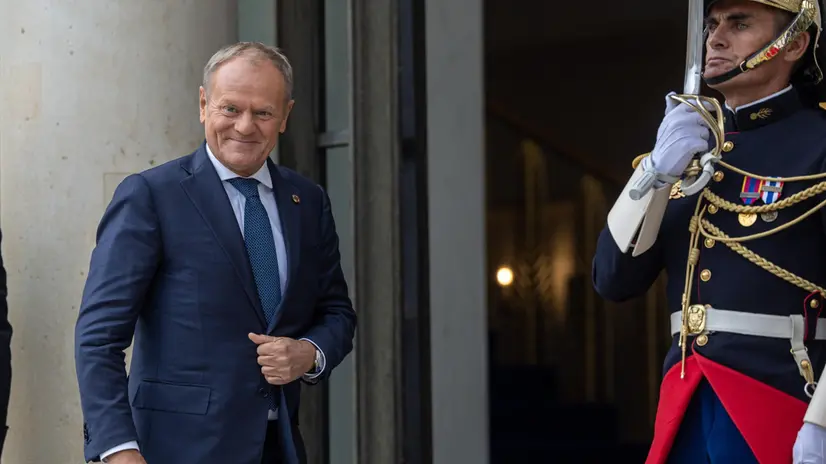 epa12351419 Polish Prime Minister Donald Tusk arrives at the coalition of volunteers' meeting at the Elysee Palace in Paris, France, 04 September 2025. EPA/CHRISTOPHE PETIT TESSON