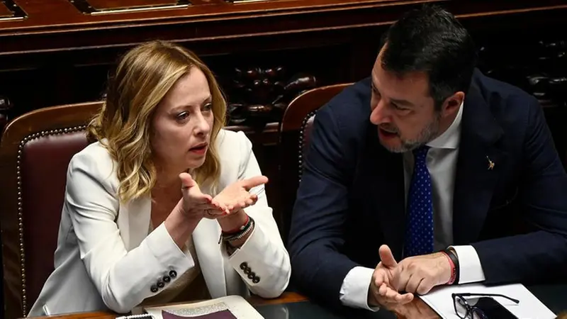 Meloni e Salvini alla Camera - Foto Ansa/Riccardo Antimiani © www.giornaledibrescia.it