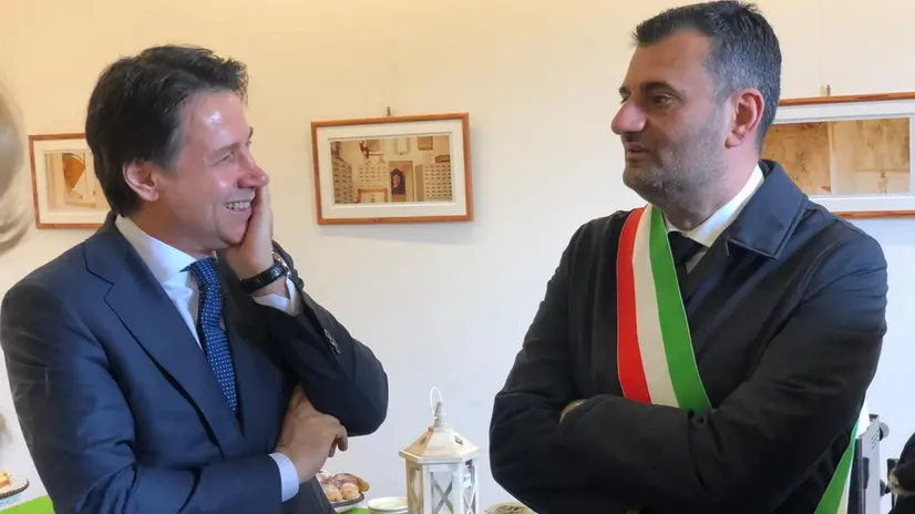 Il premier Conte con il sindaco Decaro a Bari